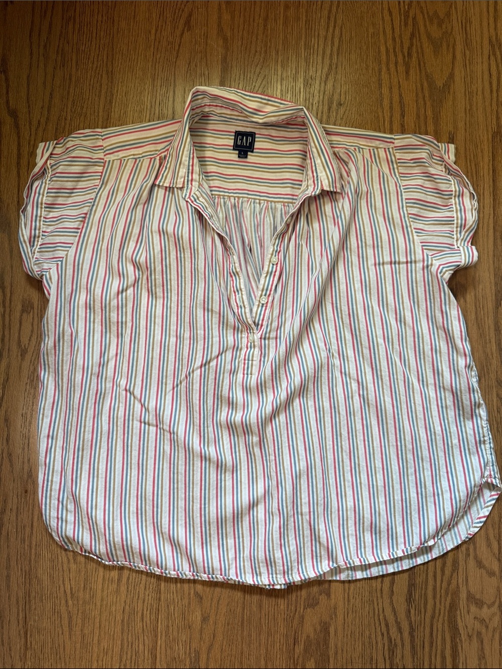 Gap shirt